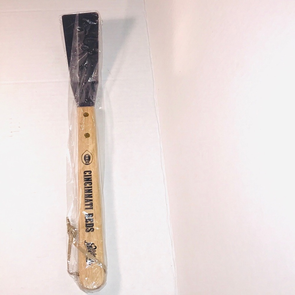 NWOT Cincinnati Reds Grilling Set John Morrell - Picture 3 of 5